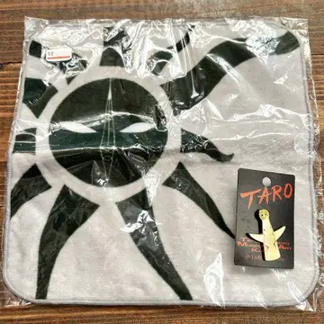 오카모토 타로 TARO 태양의 탑 디자인 미니 타월과 배지