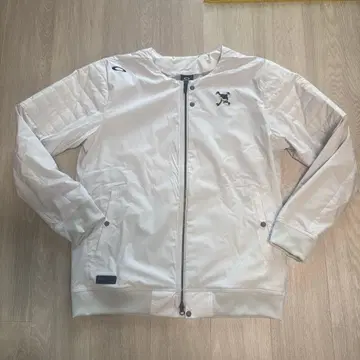 Oakley 화이트 자켓