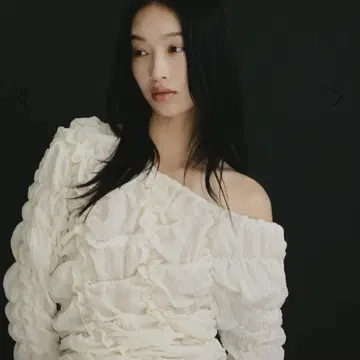 [ 새상품 ] 리엘리셰 Shirring Long Sleeve Tops