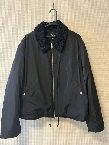 몇 번 착용 ZARA XL 얇은 소재 다운 코트