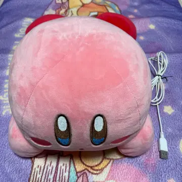 따뜻한 봉제 인형 커비