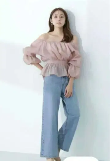 NATURAL BEAUTY BASIC 시어 개더 페플럼 블라우스 S