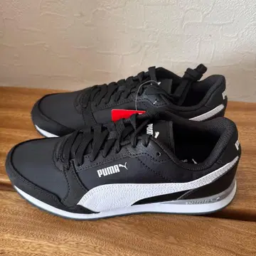 PUMA 블랙 화이트 스니커즈