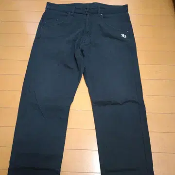 PG 블랙 스트레이트 팬츠
