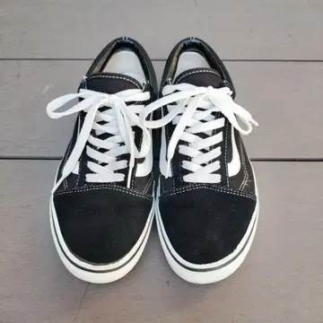[ 새상품급 ] Vans 블랙/화이트 스니커즈 26.5cm