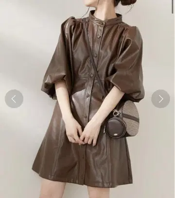 후즈 후 치코 가죽 벌룬 소매 미니 원피스 브라운