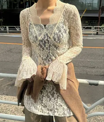 amerivintage 아메리 COMBINATION LACE TOP