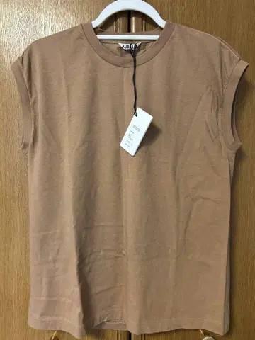 새상품! AURALEE 슬리브리스 T셔츠