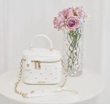 Rosemuse Bijou vanity bag 화이트