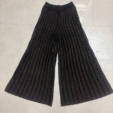 HARE 플리츠 가공 와이드 팬츠 블랙 계열