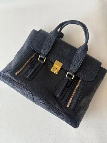 컨디션 최상 3.1 philip lim 필립림 사첼백 네이비