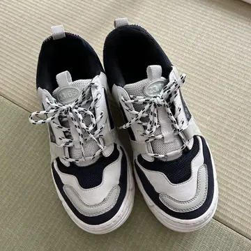 이십삼점육오 23.65 RARE V2 MULTI 통굽 스니커즈