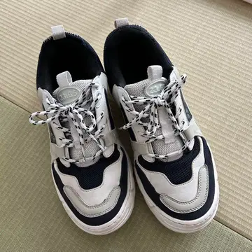 이십삼점육오 23.65 RARE V2 MULTI 통굽 스니커즈