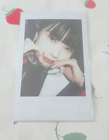 BiSH 아이나 지 엔드 폴라로이드