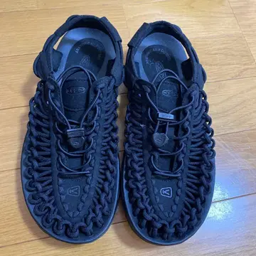 KEEN 여성용 샌들 블랙 24cm