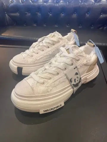 스마일 리퍼블릭 스니커즈 스마일 리퍼블릭 43 데미지 사양