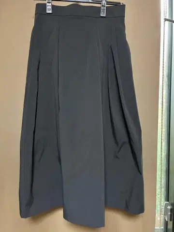 레리안제 블랙 플레어 스커트