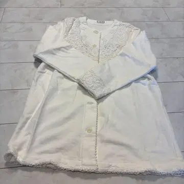 사엘라 가운