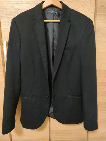ZARA MAN 블랙 자켓