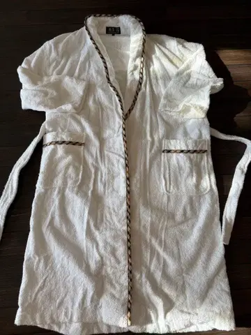 DAKS 화이트 목욕 가운 L 사이즈