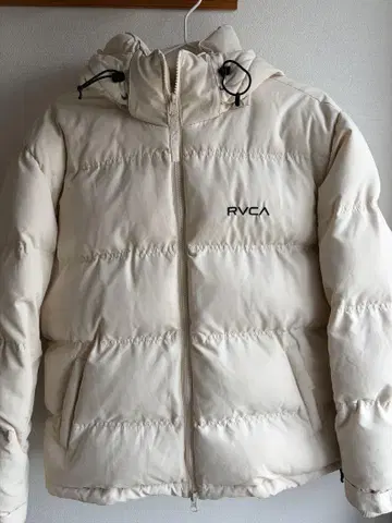RVCA 후드 부착 다운 자켓 화이트