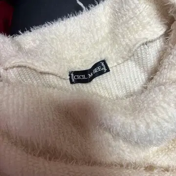 CECIL McBEE 아이보리 플레어 니트