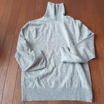 유니클로 UNIQLO 캐시미어 100% 그레이 터틀넥 니트 스웨터