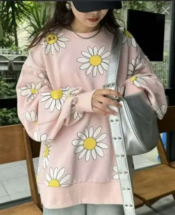 새상품 마가렛 프린트 오버 맨투맨 핑크