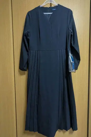 택 포함 새상품 a.v.v 사이드 플리츠 원피스