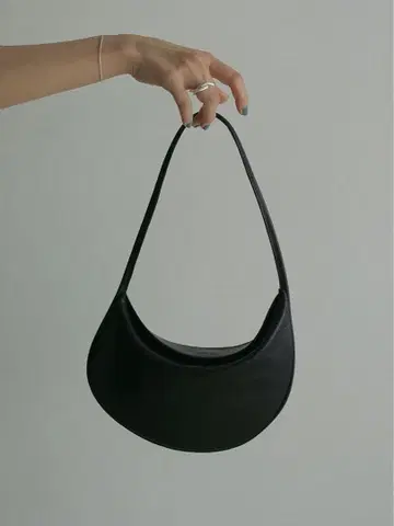 anuke Leather Round Bag 블랙