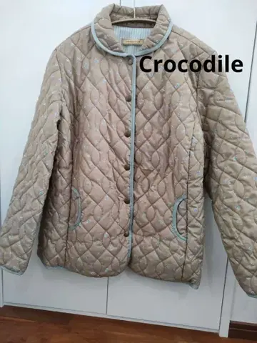 크로커다일 여성용 베이지 꽃무늬 퀼팅 자켓