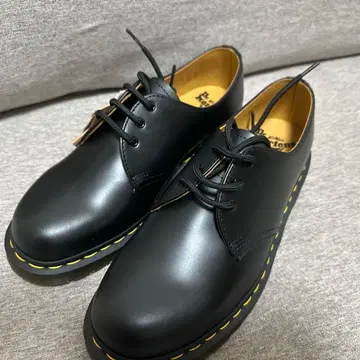 새상품 Dr. Martens 닥터마틴 3홀 신발