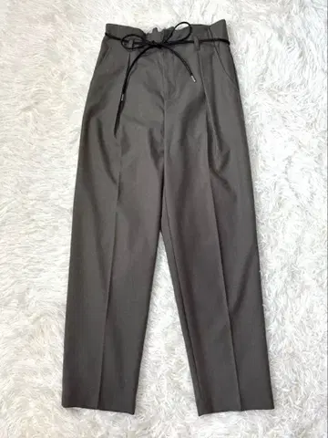 [스트라] 턱 팬츠 바지 카키 그레이 끈 벨트 미사용급 새상품급