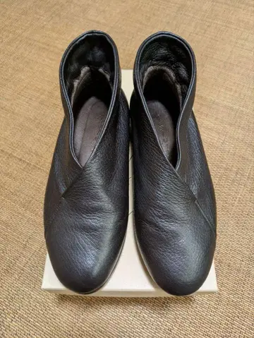 요건 레일 가죽 신발