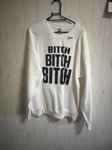 BITCH 맨투맨