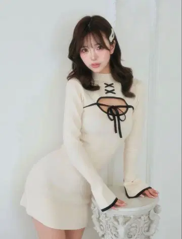 Darich 프론트 오픈 리본 니트 미니 원피스
