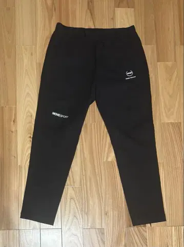 데상트 MoveSport 발수 팬츠 L