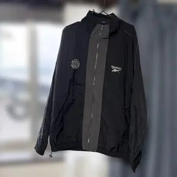 Reebok 나일론 자켓 블랙
