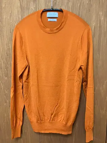 투모로우랜드 tricot 슈퍼 파인 메리노울 크루넥 니트