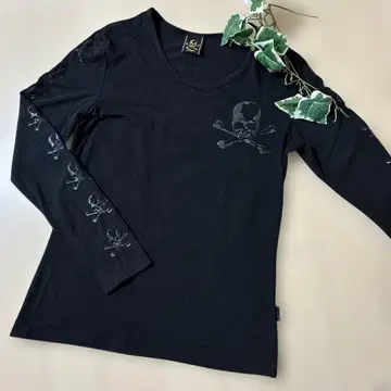 새상품급 로엔 롱T M 스컬