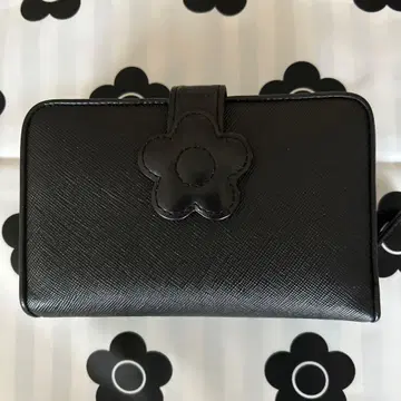 MARY QUANT 블랙 접이식 지갑