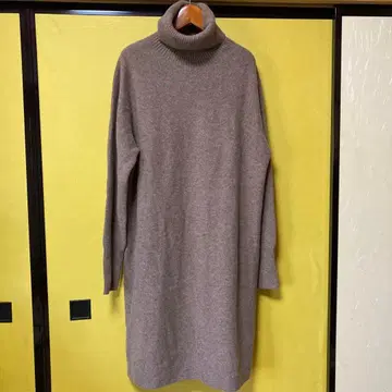 미사용 UNIQLO 3D 프리미엄 라무 터틀넥 원피스