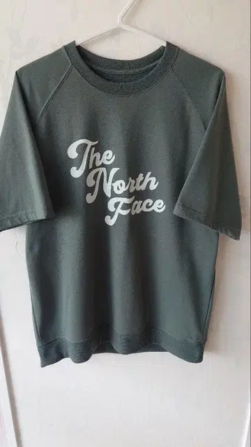The North Face 다크 그린 티셔츠