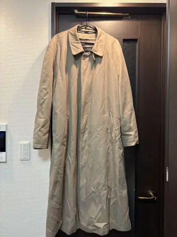 베이지 롱 트렌치코트