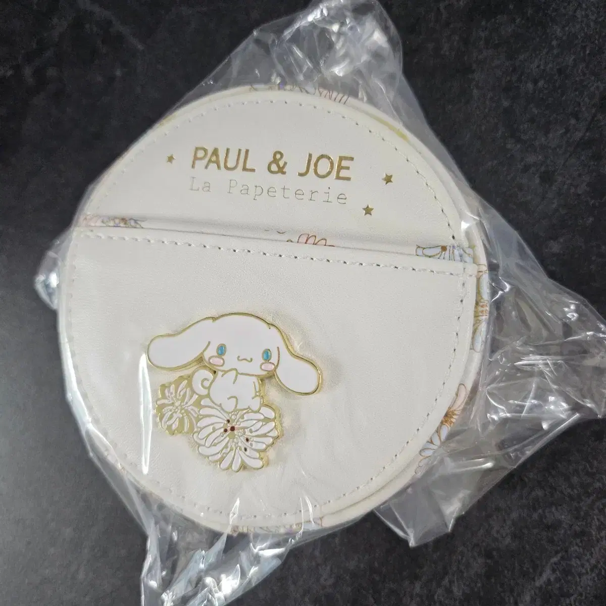 Paul & Joe Cinnamoroll Coin Case #폴앤조,#시나모롤,#산리오,#헬로키티,#일본 on Bunjang  Global Site.