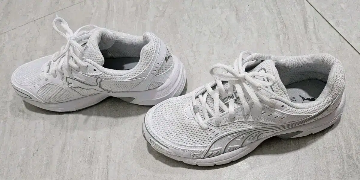 Puma sneakers running shoes 250mm