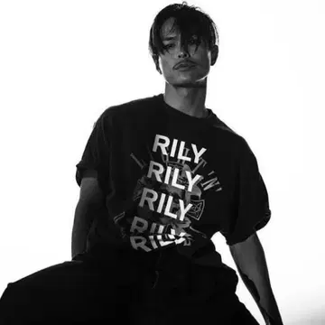 RILY 그래픽 T셔츠 Ssize