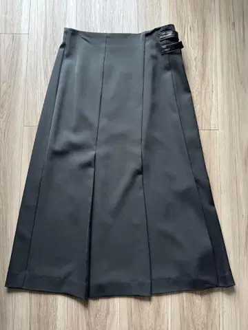 CoSTUME NATIONAL 블랙 플리츠 스커트 택 포함 새상품