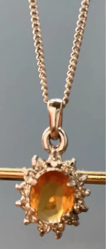 여행 기념품. 예쁜 돌 목걸이. 초극상품 새상품! 미사용품!