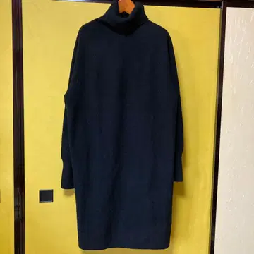 미사용 UNIQLO 3D 프리미엄 터틀넥 원피스 블랙